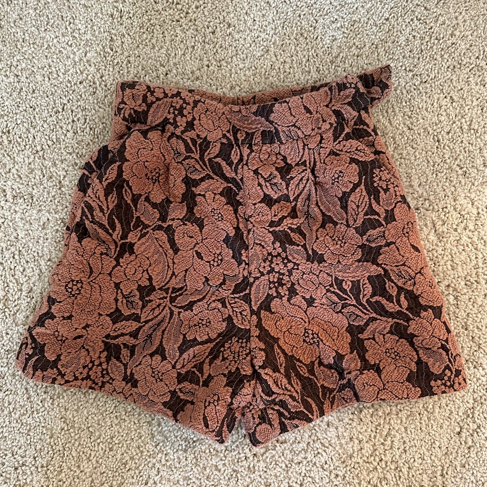 &Other Stories shorts